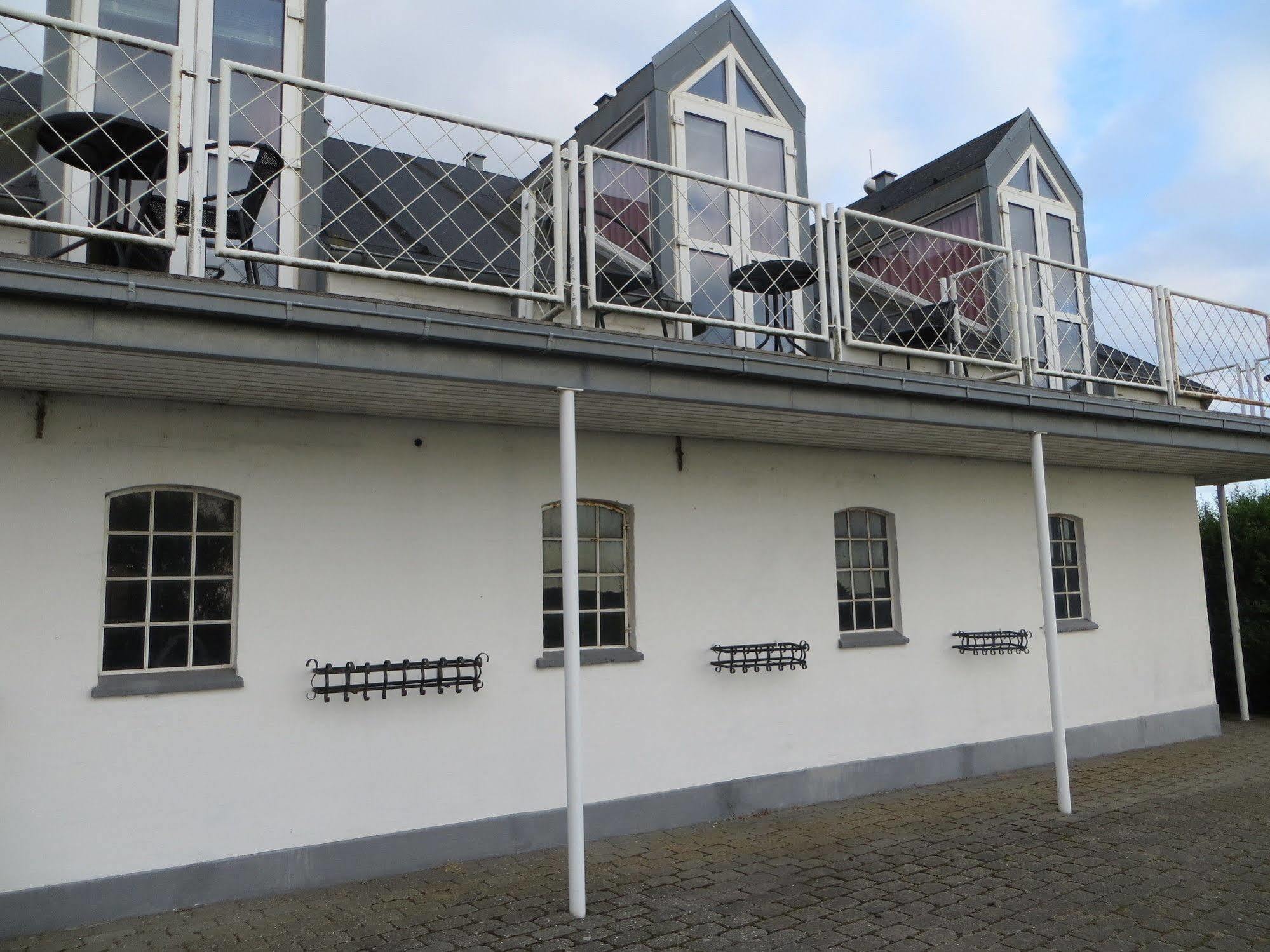 Hotel Bork Kro Hemmet Exterior photo